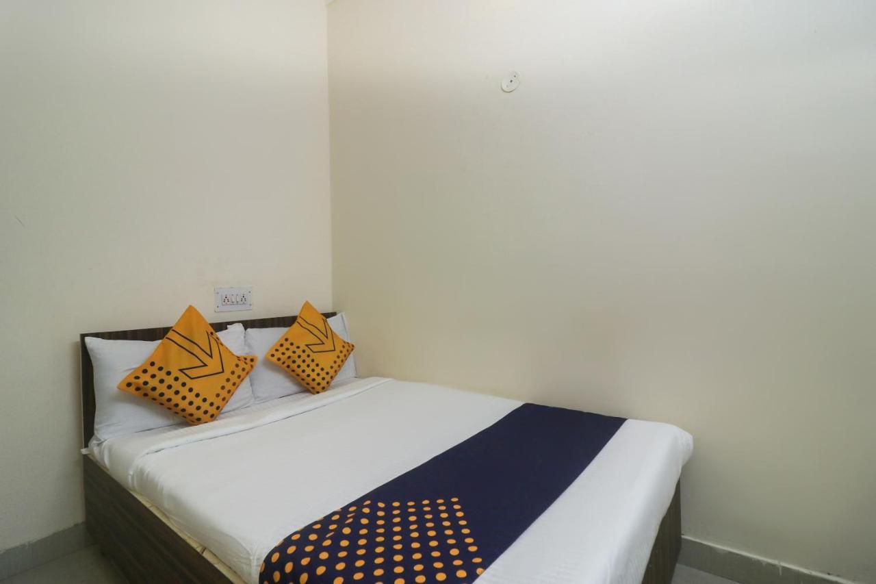 Spot On Negi Home Stay Dehradún Kültér fotó